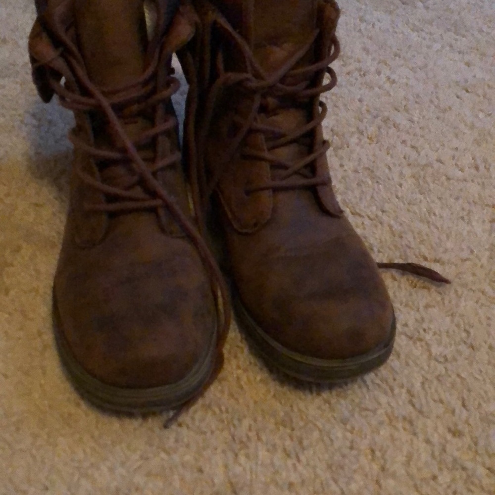 Woman shose